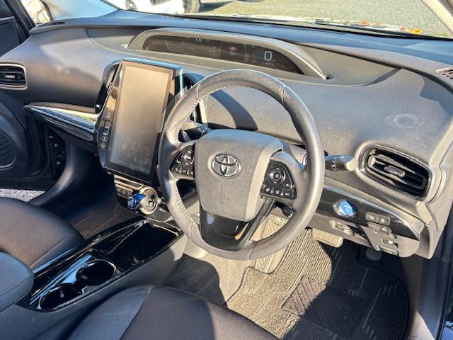 TOYOTA PRIUS PHV S NAVI PACKAGE SAFETY PLUS