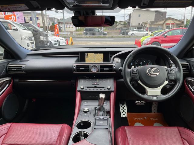 お客様に隅々まで見ていただけるよう展示車両は常に綺麗に仕上げております！お客様のご来店、スタッフ一同心よりお待ち申し上げます。