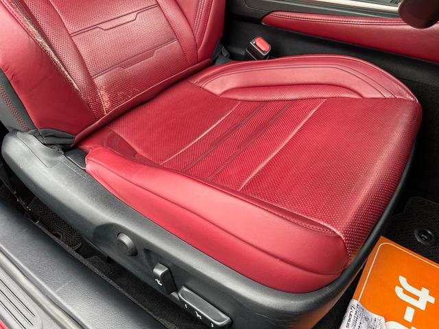 運転席シート座面