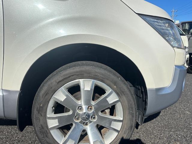 デリカD:5 G パワーパッケージ 左リアパワースライドドア HIDヘッドライト スマートキー クルーズコントロール パドルシフト 社外ナビ TV ETC フリップダウンモニター オートエアコン パワーウィンドウ(12枚目)