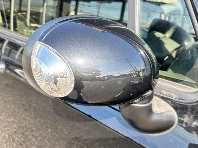 アルトラパン 10thアニバーサリーリミテッド 4WD スマートキー プッシュスタート ETC オートエアコン 運転席シートヒーター ヘッドライトレベライザー ベンチシート パワーウィンドウ 電動格納ミラー 車検2年付き 故障保証12ヶ月付き(25枚目)