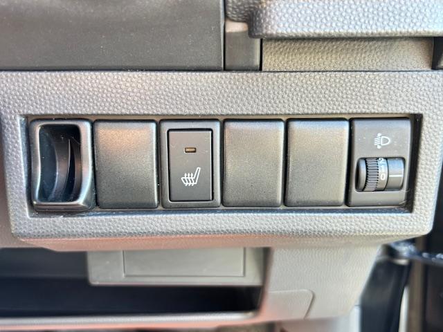 アルトラパン 10thアニバーサリーリミテッド 4WD スマートキー プッシュスタート ETC オートエアコン 運転席シートヒーター ヘッドライトレベライザー ベンチシート パワーウィンドウ 電動格納ミラー 車検2年付き 故障保証12ヶ月付き(50枚目)