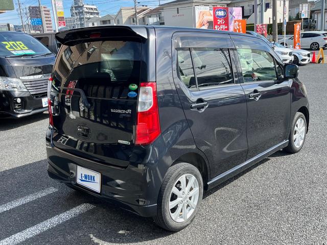 ワゴンR FXリミテッド 純正CDデッキ ラジオAM/FM AUX エンジンプッシュスタート スマートキー 電動格納ミラー アイドリングストップ 純正14AW ライトレベライザー オートエアコン ベンチシート(10枚目)