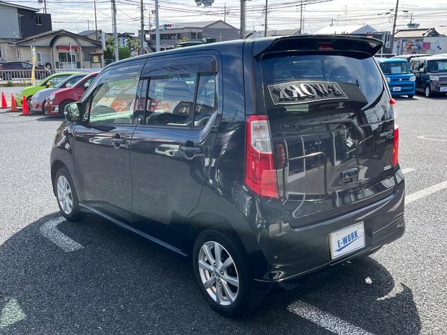 ワゴンR FXリミテッド 純正CDデッキ ラジオAM/FM AUX エンジンプッシュスタート スマートキー 電動格納ミラー アイドリングストップ 純正14AW ライトレベライザー オートエアコン ベンチシート(12枚目)