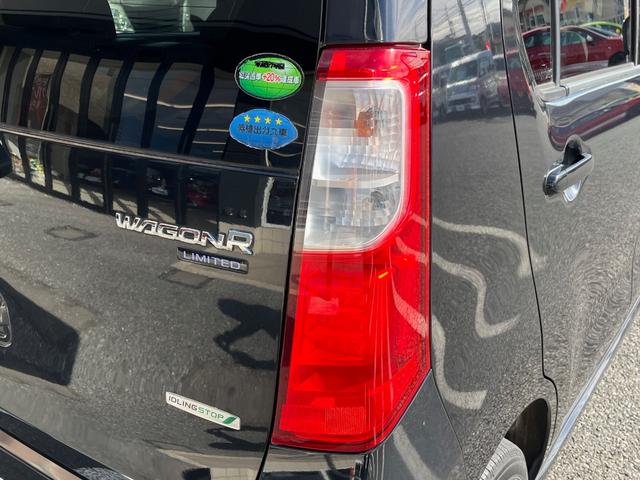 ワゴンR FXリミテッド 純正CDデッキ ラジオAM/FM AUX エンジンプッシュスタート スマートキー 電動格納ミラー アイドリングストップ 純正14AW ライトレベライザー オートエアコン ベンチシート(31枚目)