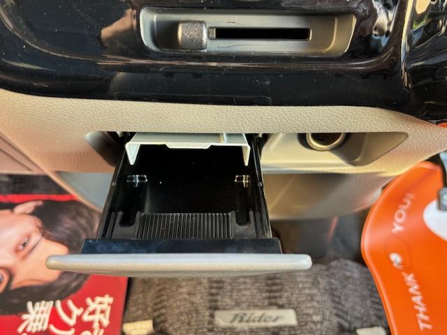 NV350キャラバンバン ロングライダープレミアムGX インテリアパッケージ 両側スライドドア 社外アルミ ホワイトレタータイヤ ローダウン HIDヘッドライト LEDフォグ 社外ナビ 地デジ バックカメラ ドラレコ ETC リアクーラー リアヒーター(57枚目)