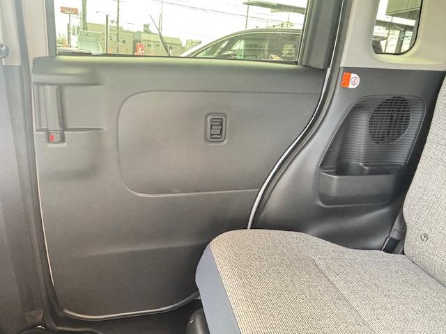 ムーヴキャンバス ストライプスＧ　アイドリングストップ　衝突被害軽減システム　ＬＥＤヘッドライト　ディスプレイオーディオ　バックカメラ　ＥＴＣ　ドラレコ　ワイヤレス充電　電動パーキングブレーキ　オートエアコン　シートヒーター（70枚目）