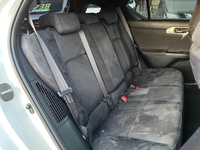 ＣＴ ＣＴ２００ｈ　Ｆスポーツ　純正ＨＤＤナビ　フルセグＴＶ　バックカメラ　ドラレコ前後　ＥＴＣ　純正１７ＡＷ　ＨＩＤライト　オートエアコン　シートヒーター　クルコン　パドルシフト　プッシュスタート　スマートキー　１２ヶ月保証付き（17枚目）