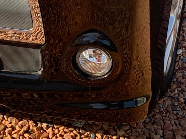 タント カスタムＸ　／ＨＩＤ／フロントフォグ／フルオートエアコン／ＣＤ　ＤＶＤ　Ｂｌｕｅｔｏｏｔｈ対応フルセグＴＶ付　ナビ／ＵＶカットガラス　プライバシーガラス／本革巻きステアリング／フロント　リア　ルーフスポイラ―（17枚目）