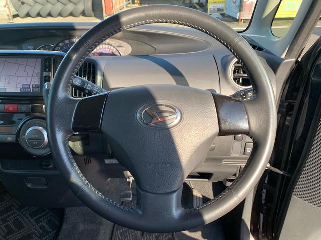 タント カスタムＸ　／ＨＩＤ／フロントフォグ／フルオートエアコン／ＣＤ　ＤＶＤ　Ｂｌｕｅｔｏｏｔｈ対応フルセグＴＶ付　ナビ／ＵＶカットガラス　プライバシーガラス／本革巻きステアリング／フロント　リア　ルーフスポイラ―（21枚目）