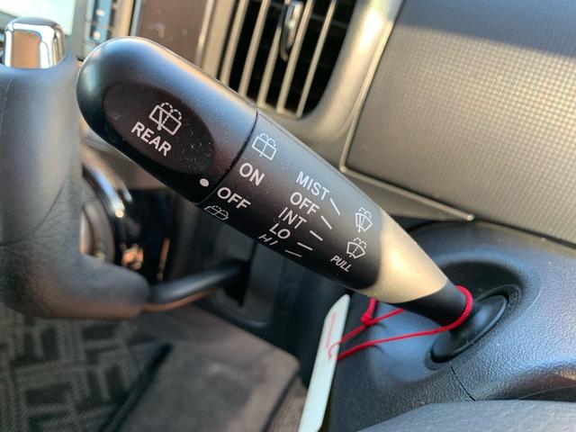 タント カスタムＸ　／ＨＩＤ／フロントフォグ／フルオートエアコン／ＣＤ　ＤＶＤ　Ｂｌｕｅｔｏｏｔｈ対応フルセグＴＶ付　ナビ／ＵＶカットガラス　プライバシーガラス／本革巻きステアリング／フロント　リア　ルーフスポイラ―（22枚目）