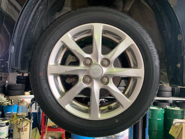 タント カスタムＸ　／ＨＩＤ／フロントフォグ／フルオートエアコン／ＣＤ　ＤＶＤ　Ｂｌｕｅｔｏｏｔｈ対応フルセグＴＶ付　ナビ／ＵＶカットガラス　プライバシーガラス／本革巻きステアリング／フロント　リア　ルーフスポイラ―（74枚目）