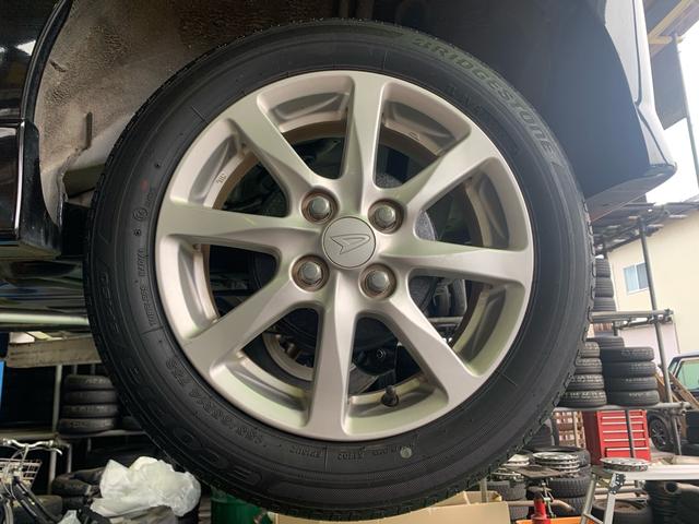 タント カスタムＸ　／ＨＩＤ／フロントフォグ／フルオートエアコン／ＣＤ　ＤＶＤ　Ｂｌｕｅｔｏｏｔｈ対応フルセグＴＶ付　ナビ／ＵＶカットガラス　プライバシーガラス／本革巻きステアリング／フロント　リア　ルーフスポイラ―（75枚目）