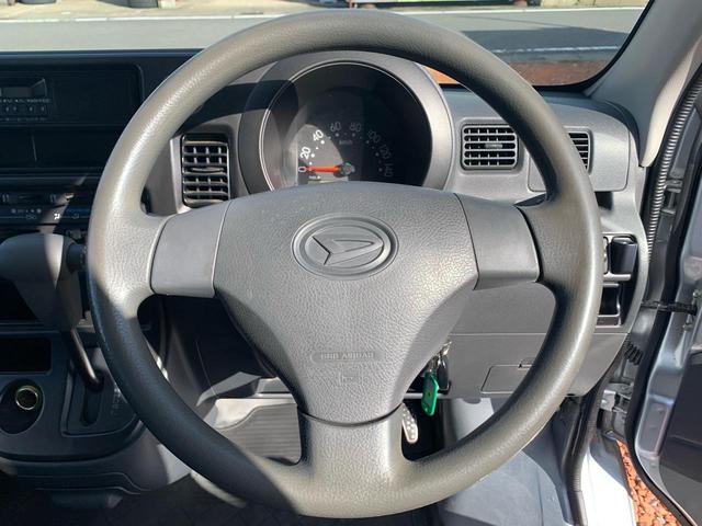 ハイゼットカーゴ 　／キーレスエントリー／サウンド（カセット＆ＭＤ）ＡＭ／ＦＭラジオ／ＵＶカットガラス　プライバシーガラス／マニュアル　エアコン／フルフラットシート／運転席　助手席エアバック（20枚目）