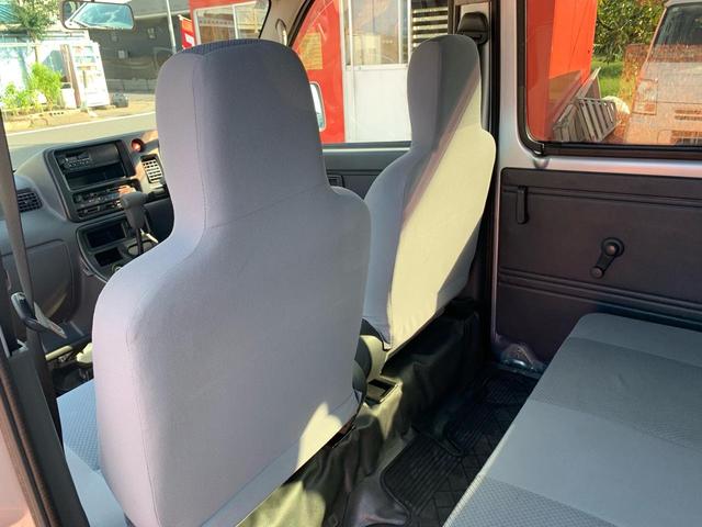 ハイゼットカーゴ 　／キーレスエントリー／サウンド（カセット＆ＭＤ）ＡＭ／ＦＭラジオ／ＵＶカットガラス　プライバシーガラス／マニュアル　エアコン／フルフラットシート／運転席　助手席エアバック（24枚目）