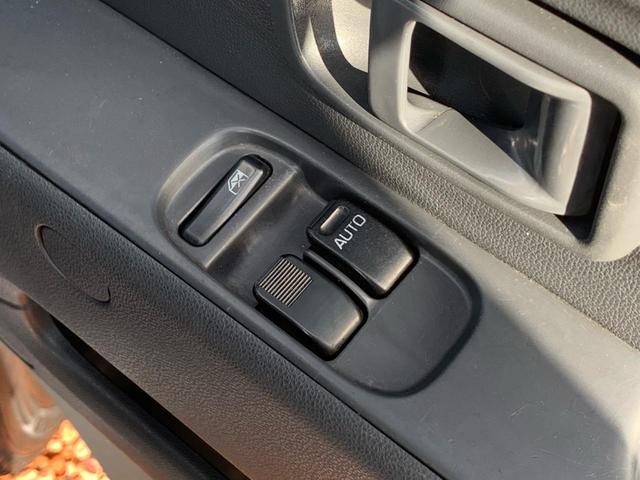 ハイゼットカーゴ 　／キーレスエントリー／サウンド（カセット＆ＭＤ）ＡＭ／ＦＭラジオ／ＵＶカットガラス　プライバシーガラス／マニュアル　エアコン／フルフラットシート／運転席　助手席エアバック（31枚目）