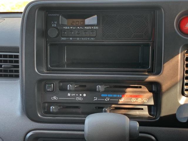 ハイゼットカーゴ 　／キーレスエントリー／サウンド（カセット＆ＭＤ）ＡＭ／ＦＭラジオ／ＵＶカットガラス　プライバシーガラス／マニュアル　エアコン／フルフラットシート／運転席　助手席エアバック（41枚目）