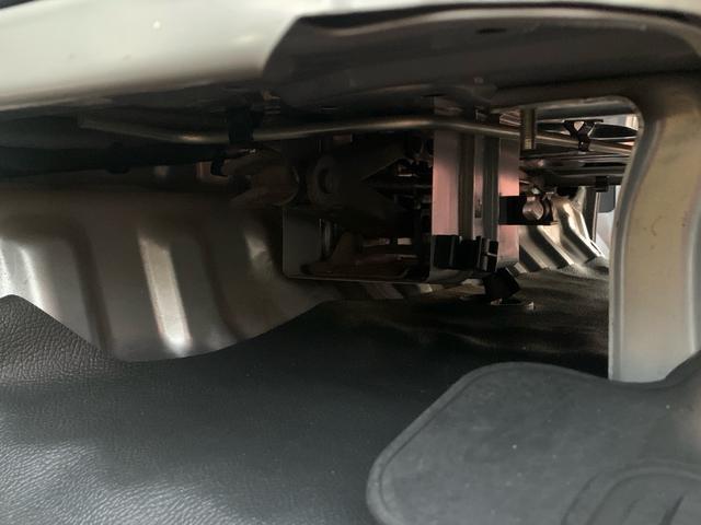 ハイゼットカーゴ 　／キーレスエントリー／サウンド（カセット＆ＭＤ）ＡＭ／ＦＭラジオ／ＵＶカットガラス　プライバシーガラス／マニュアル　エアコン／フルフラットシート／運転席　助手席エアバック（75枚目）