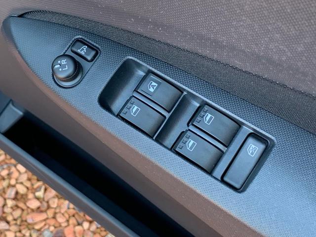 ムーヴ 　／１５インチアルミホイール／フルオートエアコン／バックカメラ／ＣＤ　ＦＭ　ＡＭ　ワンセグＴＶ付ナビ／ＨＩＤ／プッシュスタート　スマートキー／アイドリングストップ／フロント　リアルーフスポイラ―（35枚目）