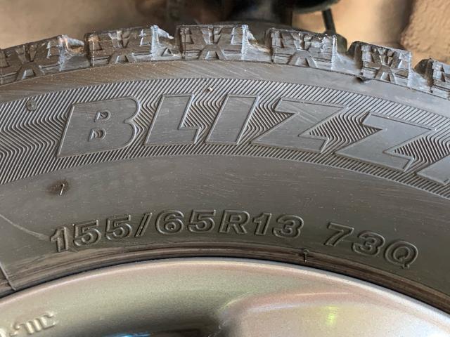 ムーヴ 　／１５インチアルミホイール／フルオートエアコン／バックカメラ／ＣＤ　ＦＭ　ＡＭ　ワンセグＴＶ付ナビ／ＨＩＤ／プッシュスタート　スマートキー／アイドリングストップ／フロント　リアルーフスポイラ―（79枚目）