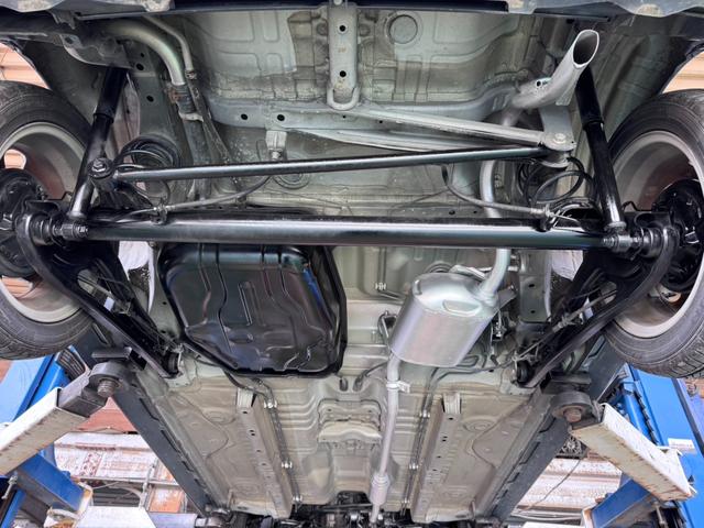 パレットＳＷ ＸＳ　／左側電動スライドドア／フォグランプ／ＨＩＤ／エアロパーツ／１４インチアルミホイール／スケルトン構造フロントグリル／スモークタイプリアコンビネーションランプ／純正ＳＡＮＹＯ製ナビ／フルオートエアコン（64枚目）