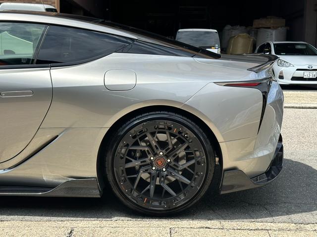 ＬＣ ＬＣ５００　Ｌパッケージ　マークレビンソンプレミアムサウンド　ＲＯＷＥＮリアウィング　アーティシャン仕様フルエアロ　ＲＯＪＡＭ鍛造２１＆２２インチＡＷ　メーカーナビ　ＢＫ　２．０ＥＴＣ　Ｓキー　本革シート　サンルーフ　ＨＵＤ（26枚目）
