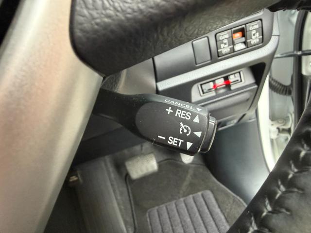 ヴォクシー ZS 煌III メーカー10インチナビ バックカメラ 地デジTV 純正後席12.1インチフリップダウンモニター 黒革ハーフレザーシート 両側パワスラ オートハイビーム リアAC クルーズC スマートキー(30枚目)