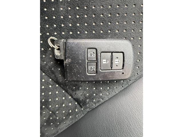 ヴォクシー ZS 煌III メーカー10インチナビ バックカメラ 地デジTV 純正後席12.1インチフリップダウンモニター 黒革ハーフレザーシート 両側パワスラ オートハイビーム リアAC クルーズC スマートキー(37枚目)