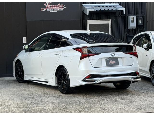 プリウス Sツーリングセレクション・ブラックエディション モデリスタアイコニックスタイルエアロ ディスプレイオーディオ 地デジTV バックカメラ ビルトインETC スマートキー TSSセーフティセンス 17インチAW 黒皮シート デジタルインナーミラー(2枚目)