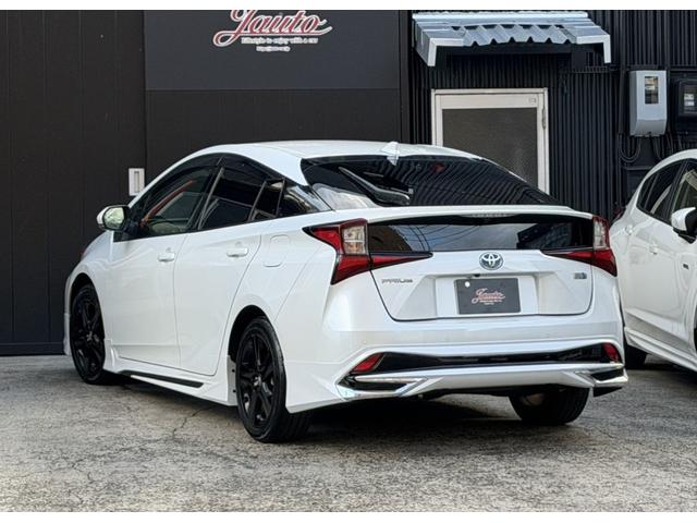 プリウス Sツーリングセレクション・ブラックエディション モデリスタアイコニックスタイルエアロ ディスプレイオーディオ 地デジTV バックカメラ ビルトインETC スマートキー TSSセーフティセンス 17インチAW 黒皮シート デジタルインナーミラー(4枚目)