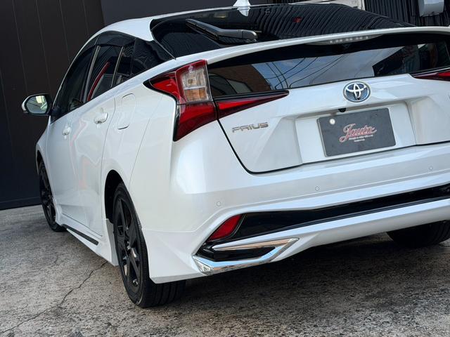 プリウス Sツーリングセレクション・ブラックエディション モデリスタアイコニックスタイルエアロ ディスプレイオーディオ 地デジTV バックカメラ ビルトインETC スマートキー TSSセーフティセンス 17インチAW 黒皮シート デジタルインナーミラー(8枚目)