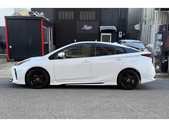 プリウス Sツーリングセレクション・ブラックエディション モデリスタアイコニックスタイルエアロ ディスプレイオーディオ 地デジTV バックカメラ ビルトインETC スマートキー TSSセーフティセンス 17インチAW 黒皮シート デジタルインナーミラー(10枚目)