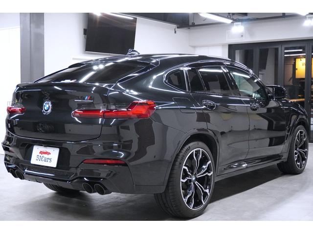 Ｘ４ Ｍ コンペティション　１オーナー　カーボンインテリア　純正２１インチＡＷ　ハーマンカードン　シートヒーター　ベンチレーター　３６０度カメラ　パワーテールゲート　ＣＤチェンジャー　禁煙車　車検令和８年５月まで（15枚目）