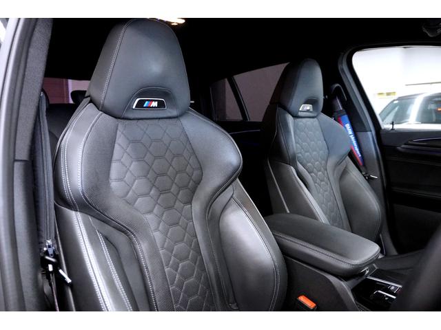 Ｘ４ Ｍ コンペティション　１オーナー　カーボンインテリア　純正２１インチＡＷ　ハーマンカードン　シートヒーター　ベンチレーター　３６０度カメラ　パワーテールゲート　ＣＤチェンジャー　禁煙車　車検令和８年５月まで（23枚目）