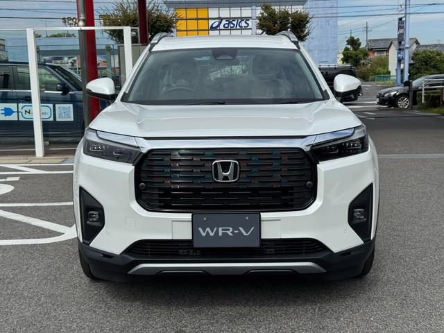 ＷＲ－Ｖ Ｚ＋　クリソナ　追突軽減ブレーキ　サイドエアバッグ　盗難防止システム　運転席エアバッグ　クルコン　横滑り防止　ＬＫＡ　フルオートエアコン　パワーウィンドウ　オートライト　パワーステアリング　キーフリー（2枚目）