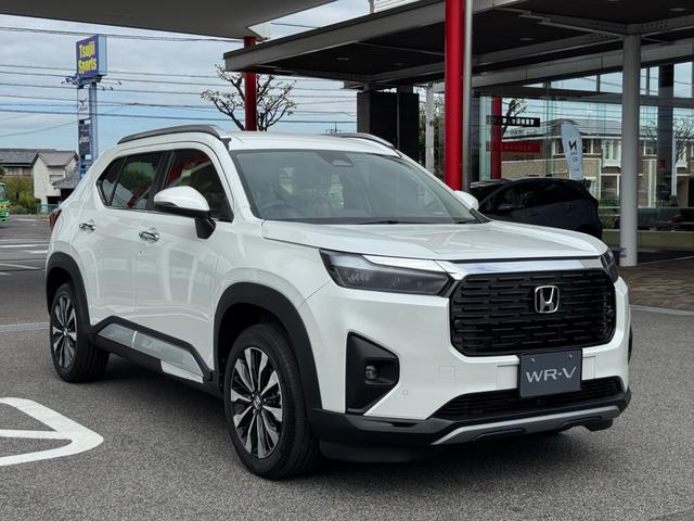 ＷＲ－Ｖ Ｚ＋　クリソナ　追突軽減ブレーキ　サイドエアバッグ　盗難防止システム　運転席エアバッグ　クルコン　横滑り防止　ＬＫＡ　フルオートエアコン　パワーウィンドウ　オートライト　パワーステアリング　キーフリー（6枚目）
