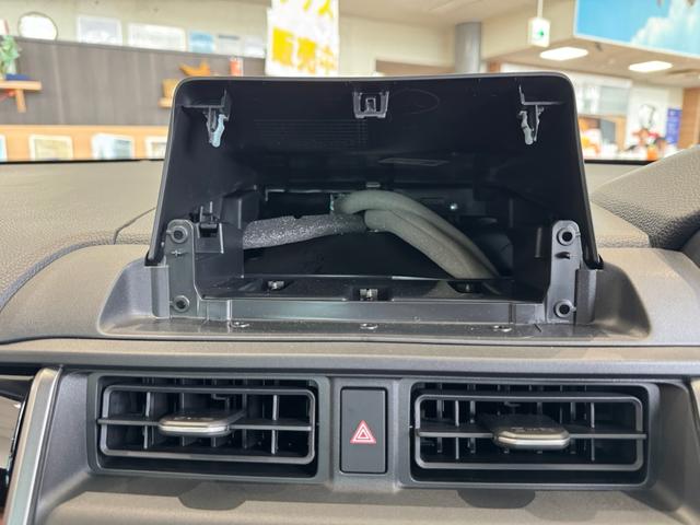 ＷＲ－Ｖ Ｚ＋　クリソナ　追突軽減ブレーキ　サイドエアバッグ　盗難防止システム　運転席エアバッグ　クルコン　横滑り防止　ＬＫＡ　フルオートエアコン　パワーウィンドウ　オートライト　パワーステアリング　キーフリー（10枚目）
