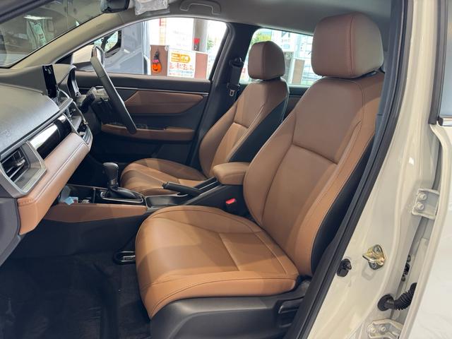 ＷＲ－Ｖ Ｚ＋　クリソナ　追突軽減ブレーキ　サイドエアバッグ　盗難防止システム　運転席エアバッグ　クルコン　横滑り防止　ＬＫＡ　フルオートエアコン　パワーウィンドウ　オートライト　パワーステアリング　キーフリー（12枚目）