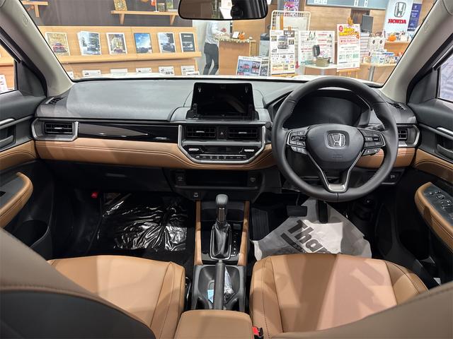 ＷＲ－Ｖ Ｚ＋　クリソナ　追突軽減ブレーキ　サイドエアバッグ　盗難防止システム　運転席エアバッグ　クルコン　横滑り防止　ＬＫＡ　フルオートエアコン　パワーウィンドウ　オートライト　パワーステアリング　キーフリー（14枚目）