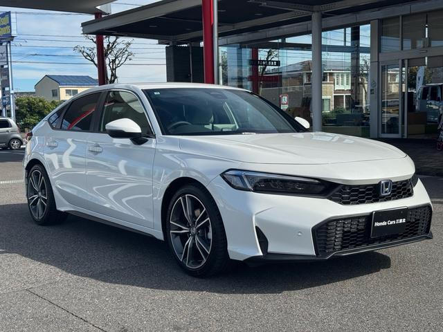 シビック ｅ：ＨＥＶ　ＬＸ　Ｈｏｎｄａ　Ｃ０ＮＮＥＣＴ対応ディスプレイオーディオ　ＥＴＣ　グレー内装　１８インチアルミホイル　シートヒーター（6枚目）