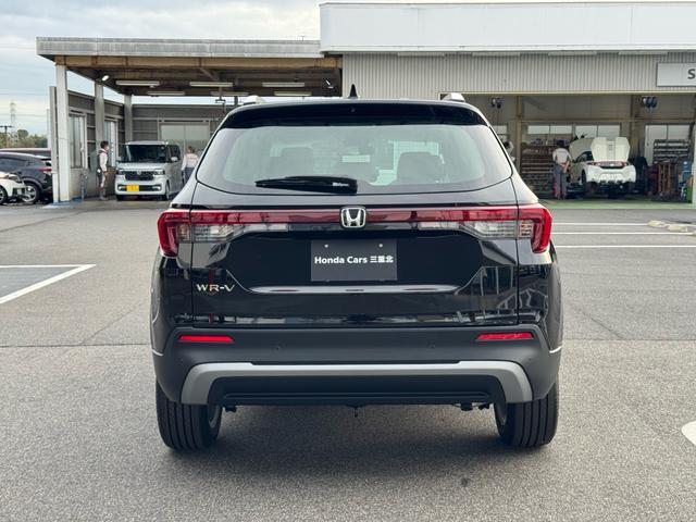 WR-V Z+ クリソナ 追突軽減ブレーキ サイドエアバッグ 盗難防止システム 運転席エアバッグ クルコン 横滑り防止 LKA フルオートエアコン パワーウィンドウ オートライト パワーステアリング キーフリー(3枚目)