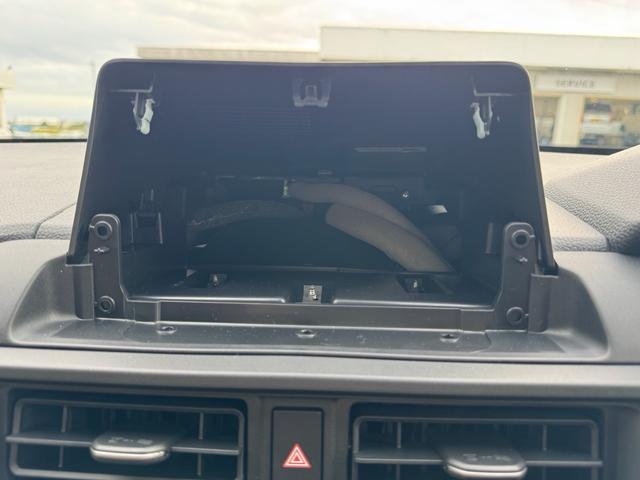 WR-V Z+ クリソナ 追突軽減ブレーキ サイドエアバッグ 盗難防止システム 運転席エアバッグ クルコン 横滑り防止 LKA フルオートエアコン パワーウィンドウ オートライト パワーステアリング キーフリー(10枚目)