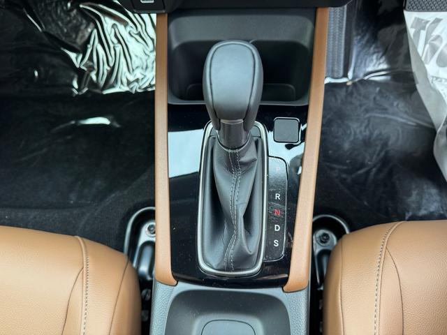 WR-V Z+ クリソナ 追突軽減ブレーキ サイドエアバッグ 盗難防止システム 運転席エアバッグ クルコン 横滑り防止 LKA フルオートエアコン パワーウィンドウ オートライト パワーステアリング キーフリー(11枚目)