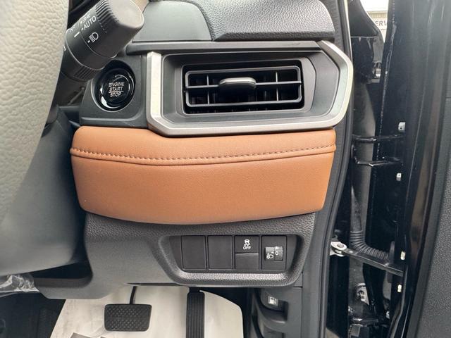 WR-V Z+ クリソナ 追突軽減ブレーキ サイドエアバッグ 盗難防止システム 運転席エアバッグ クルコン 横滑り防止 LKA フルオートエアコン パワーウィンドウ オートライト パワーステアリング キーフリー(20枚目)