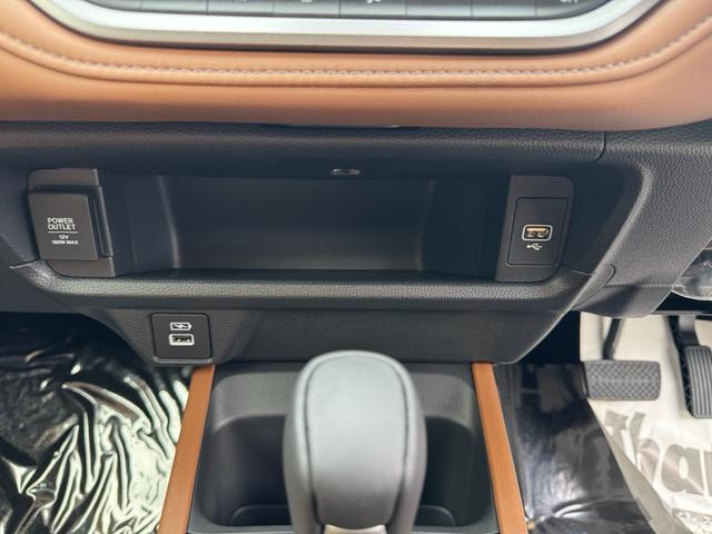 WR-V Z+ クリソナ 追突軽減ブレーキ サイドエアバッグ 盗難防止システム 運転席エアバッグ クルコン 横滑り防止 LKA フルオートエアコン パワーウィンドウ オートライト パワーステアリング キーフリー(23枚目)