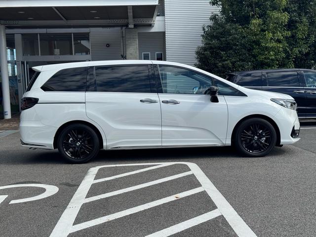 オデッセイハイブリッド e:HEVアブソルート・EXブラックエディション 純正11インチナビ ETC車載器 ハンズフリーパワーテールゲート サイドエアバック 車線逸脱警報 LEDライト インテリキー Wエアコン オートライト オットマン(4枚目)
