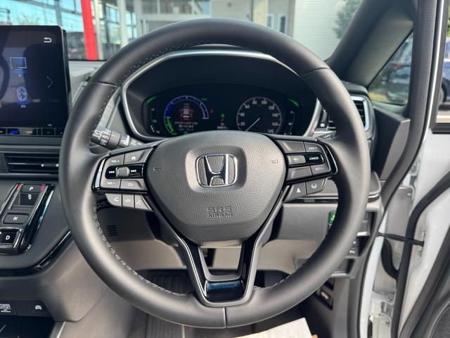 オデッセイハイブリッド e:HEVアブソルート・EXブラックエディション 純正11インチナビ ETC車載器 ハンズフリーパワーテールゲート サイドエアバック 車線逸脱警報 LEDライト インテリキー Wエアコン オートライト オットマン(15枚目)