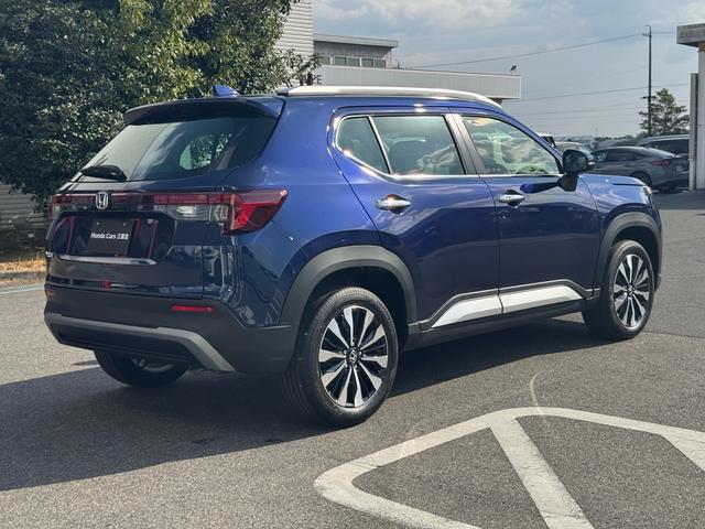 ＷＲ－Ｖ Ｚ＋　クリソナ　追突軽減ブレーキ　サイドエアバッグ　盗難防止システム　運転席エアバッグ　クルコン　横滑り防止　ＬＫＡ　フルオートエアコン　パワーウィンドウ　オートライト　パワーステアリング　キーフリー（8枚目）