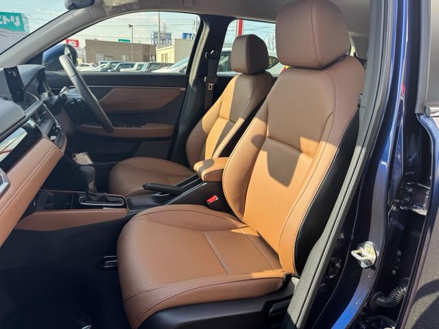 ＷＲ－Ｖ Ｚ＋　クリソナ　追突軽減ブレーキ　サイドエアバッグ　盗難防止システム　運転席エアバッグ　クルコン　横滑り防止　ＬＫＡ　フルオートエアコン　パワーウィンドウ　オートライト　パワーステアリング　キーフリー（12枚目）