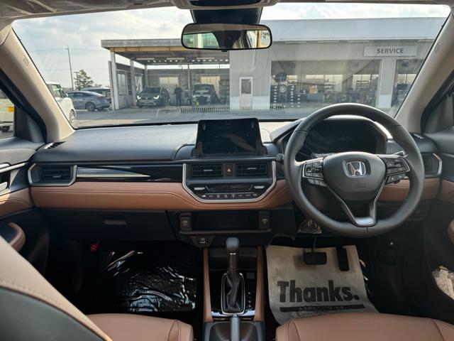 ＷＲ－Ｖ Ｚ＋　クリソナ　追突軽減ブレーキ　サイドエアバッグ　盗難防止システム　運転席エアバッグ　クルコン　横滑り防止　ＬＫＡ　フルオートエアコン　パワーウィンドウ　オートライト　パワーステアリング　キーフリー（14枚目）